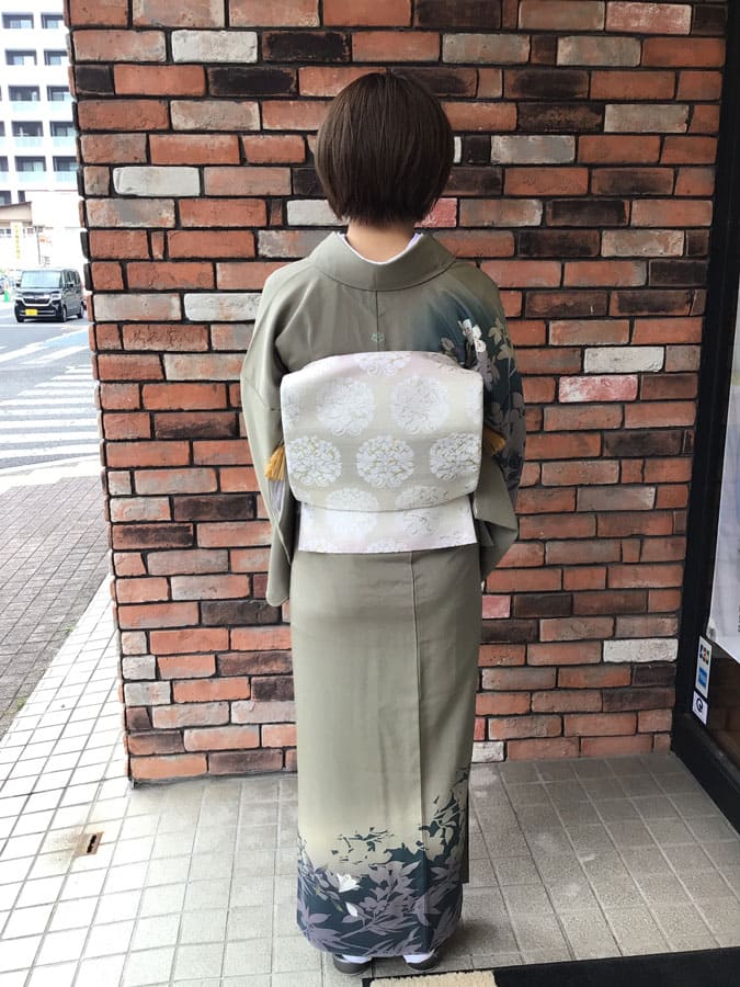 着物を着た女性の画像（茶髪）