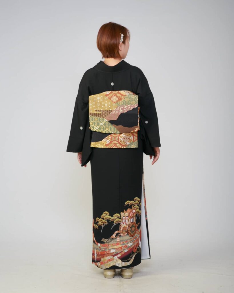 留袖写真 後ろ姿