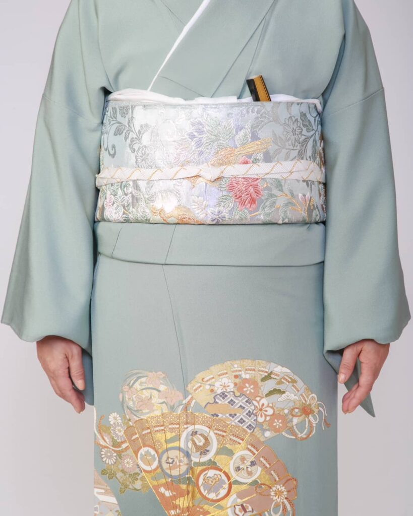 色留袖 正面アップ
