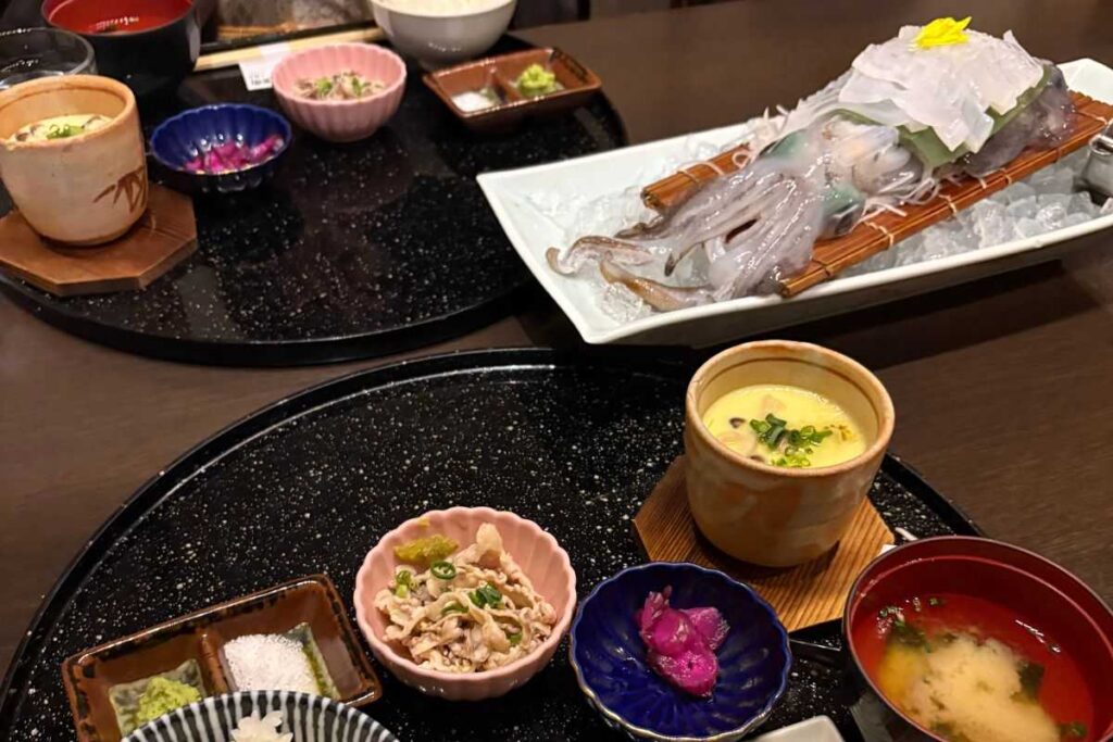 イカの活き造りの画像