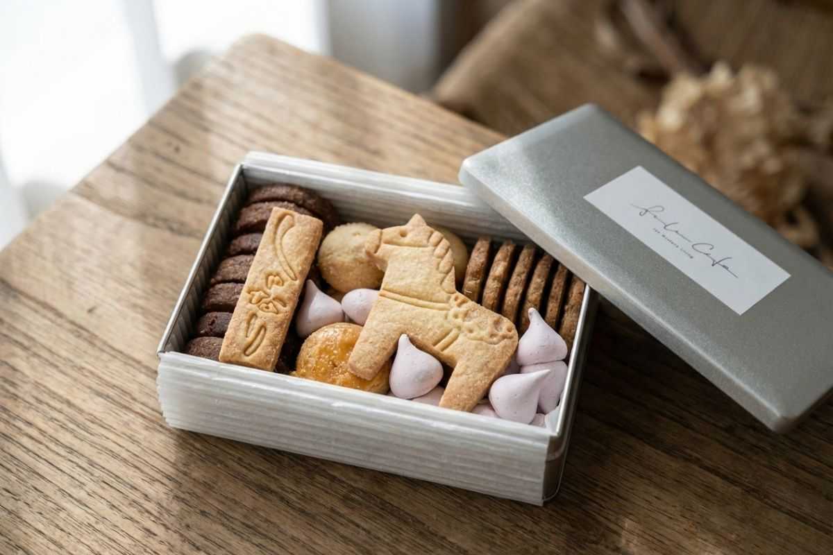 フダンカフェクッキー缶