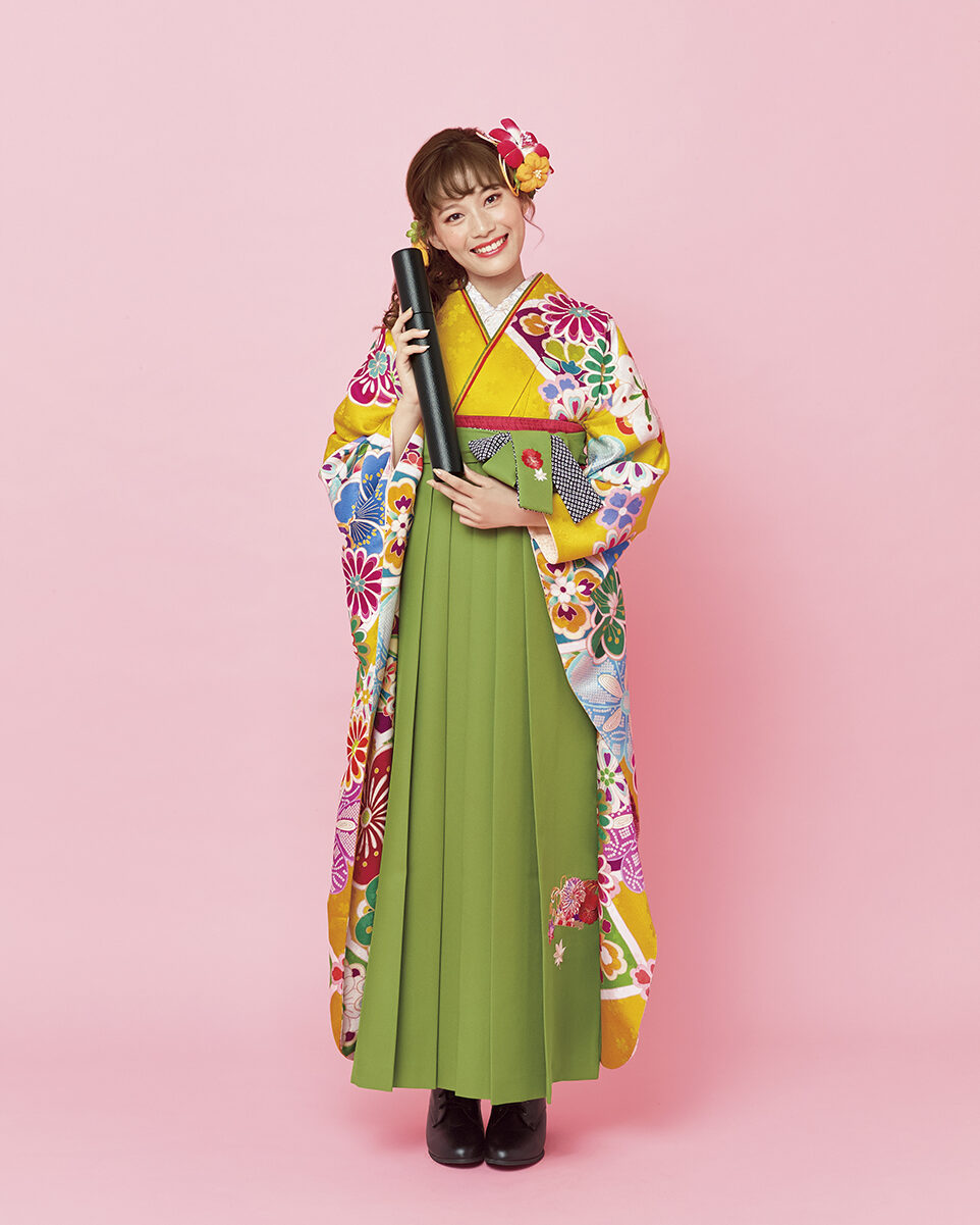 入学式卒業式のママコーデ ―振袖に袴のお嬢様と一緒に― | Kimono