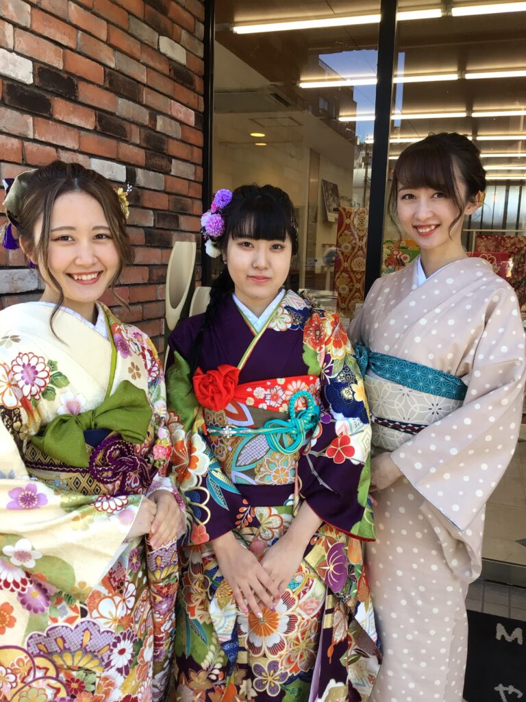 しまったままの振袖を出してみよう！ - 栃木県宇都宮の振袖専門店しゃなり