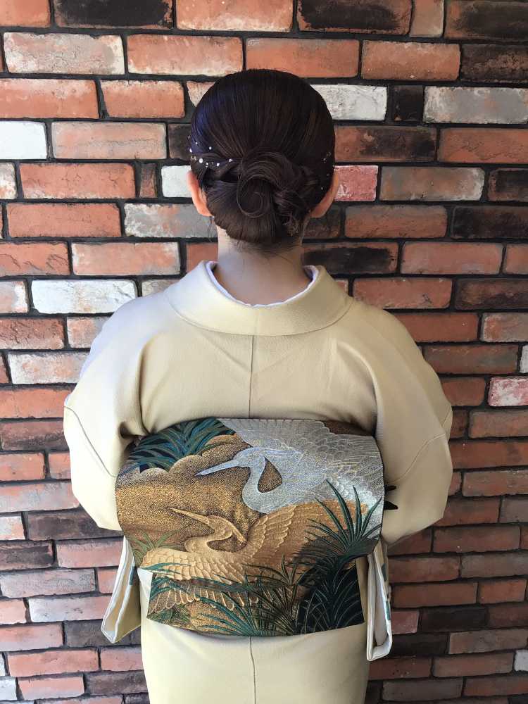 シニヨンヘアの画像