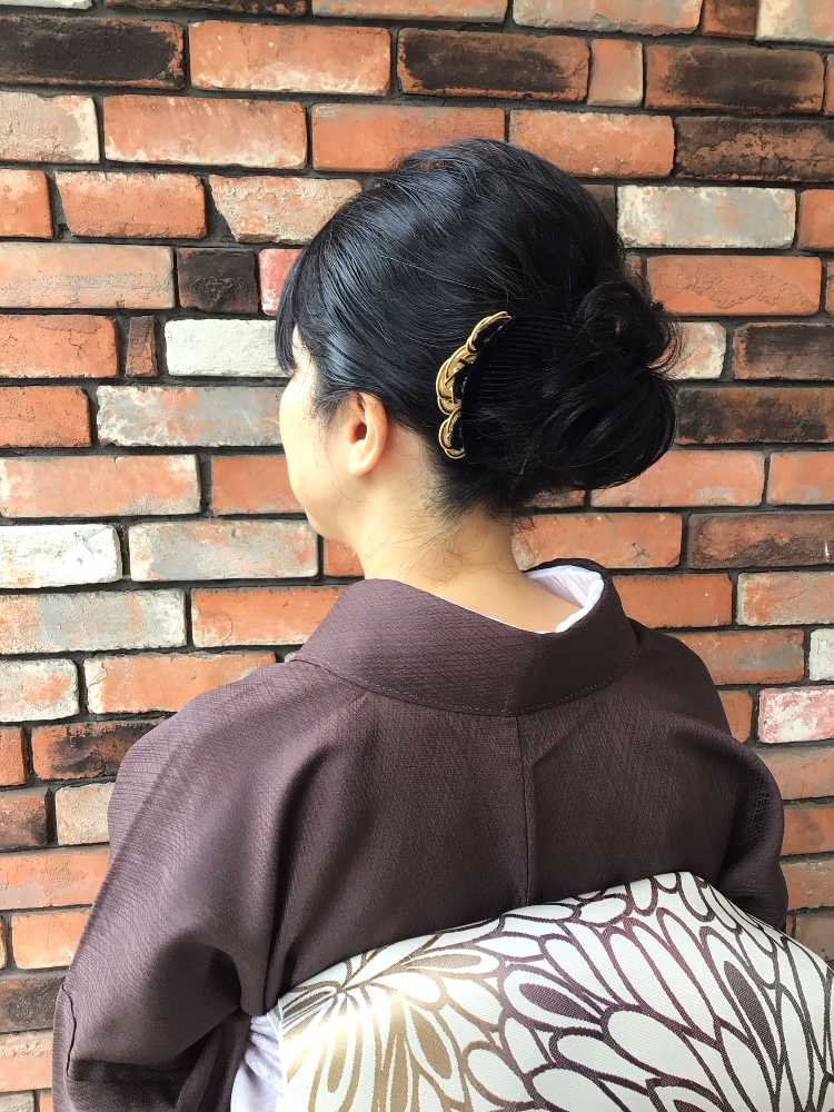 シニヨンヘアの画像